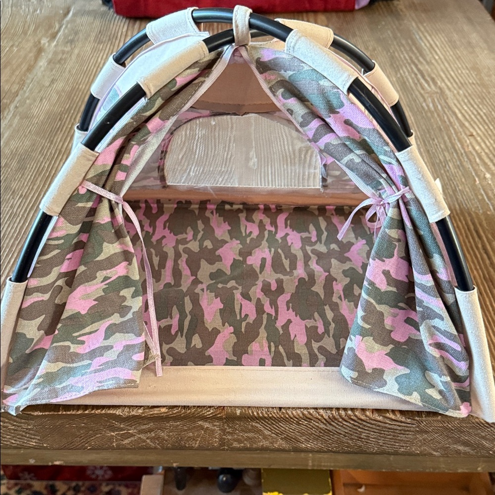 Bratz wild life tent Pink and Green Camo